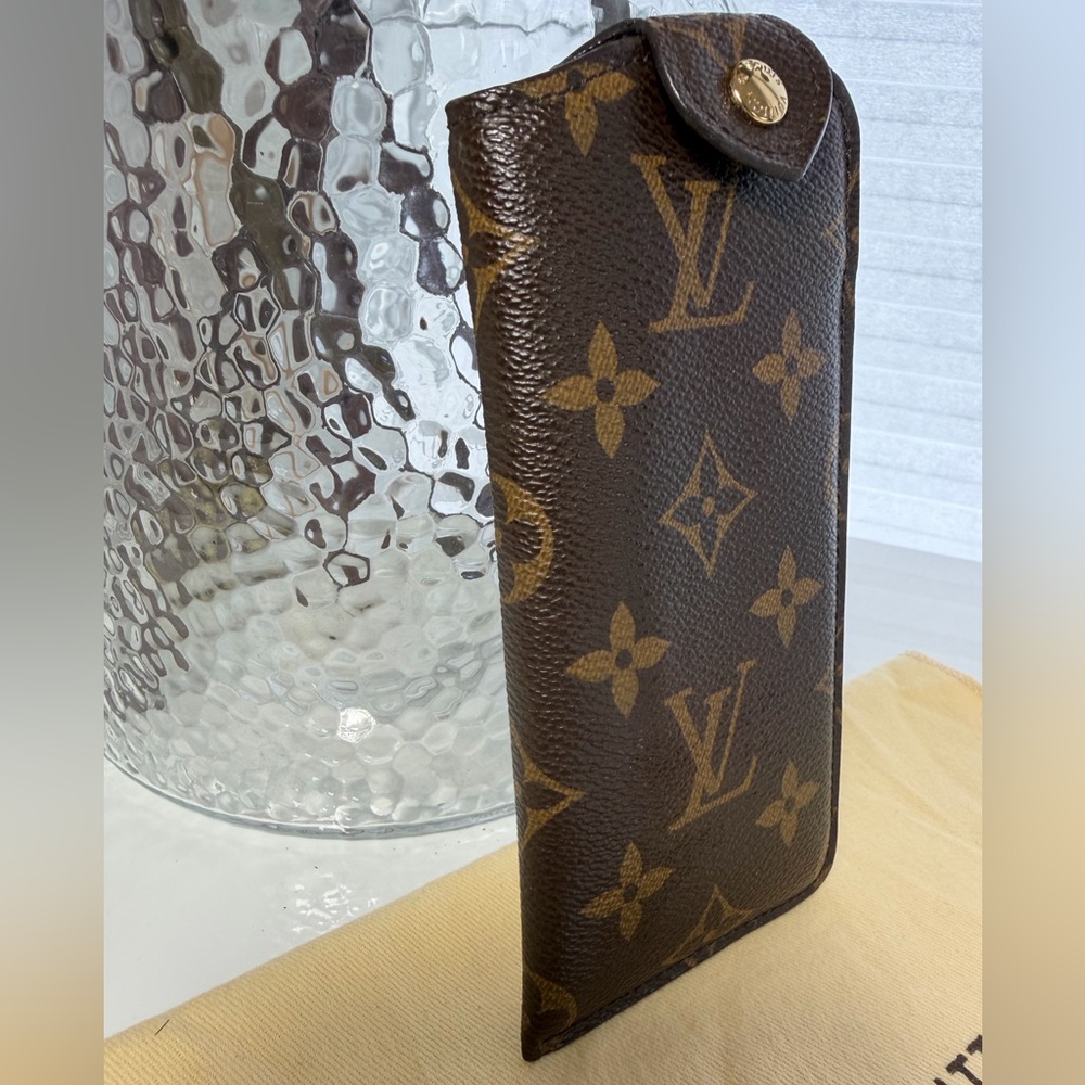 SOLD🎉Authentic Louis Vuitton Monogram Etui Lunette PM Glasses Case - Picture 5 of 15